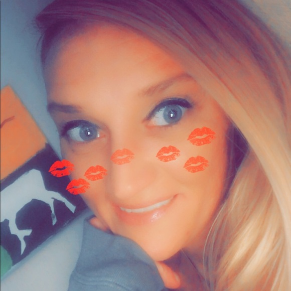 Hi, I’m Marlowe! I love coach,Michael Kors, Nike - Picture 3 of 4